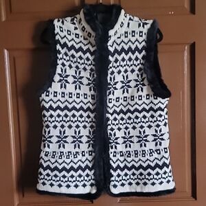 Talbots- blk/ iv knit vest with faux fur trim. M. NWT